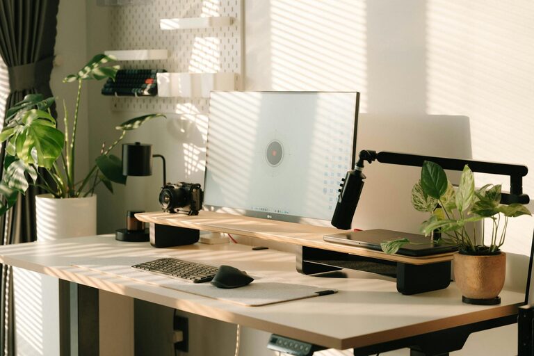 Simple Tips for Creating a Cozy and Productive Home Office Environment